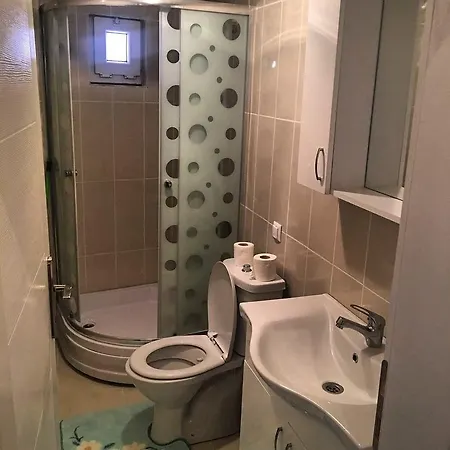 Dreamhouse Apart